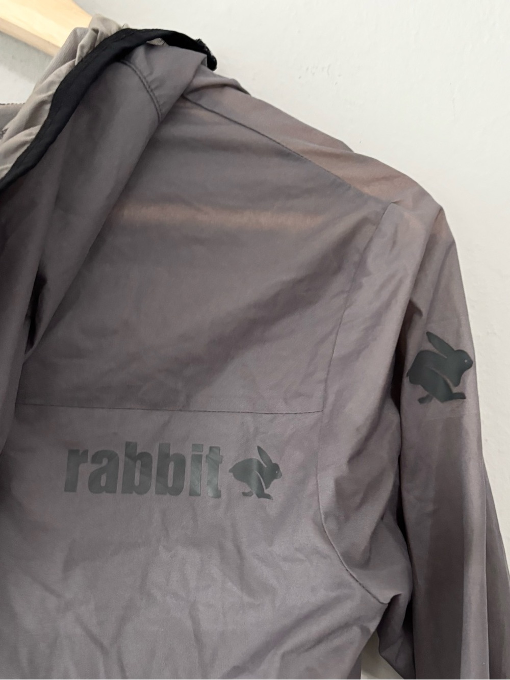 Rabbit Grey Windbreaker Style Full Zip Athletic Jacket - Picture 6 of 7